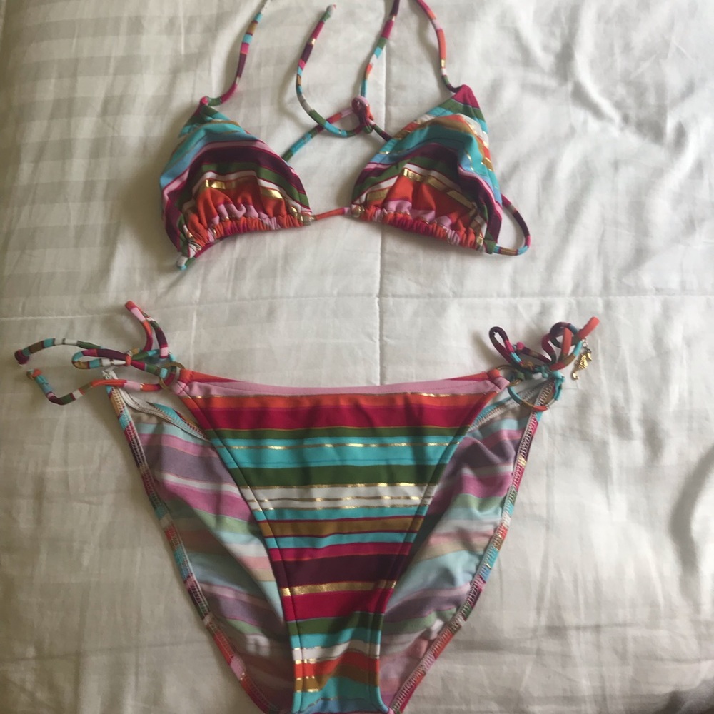 Multi color stripped bikinis swimsuit